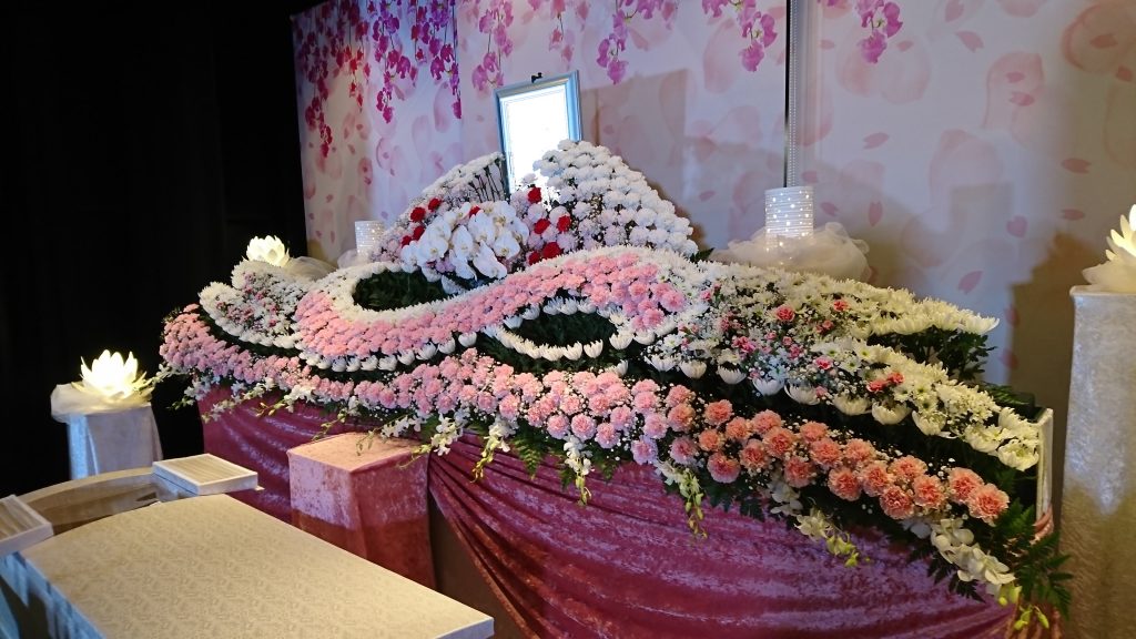 横浜市北部斎場・ご葬儀・お葬式・生花祭壇MOTHER施工事例
