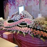 横浜市北部斎場・ご葬儀・お葬式・生花祭壇BLUE施工事例
