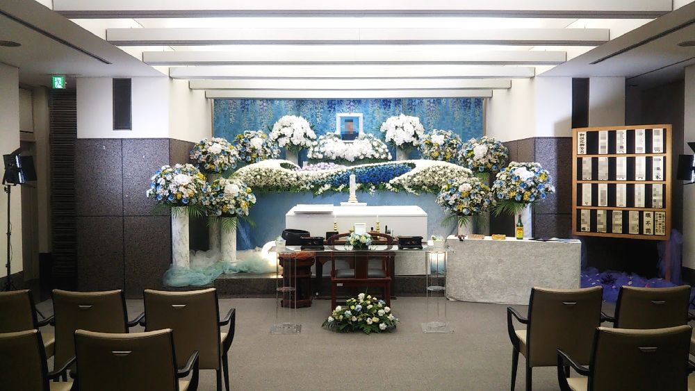 横浜市南部斎場生花祭壇BLUE