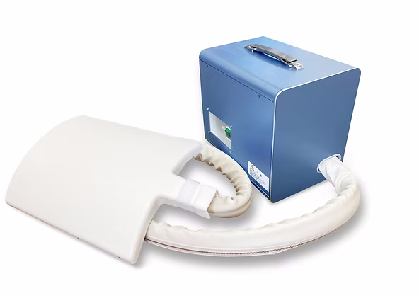 ドライクーラーの機器。ご自宅などでご安置する際に使用する冷却設備です。